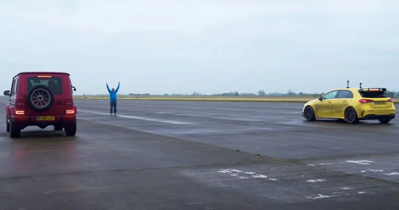 سباق السرعة بين هاتشباك و SUV من مرسيدس ..أيهما سينتصر؟ (فيديو)