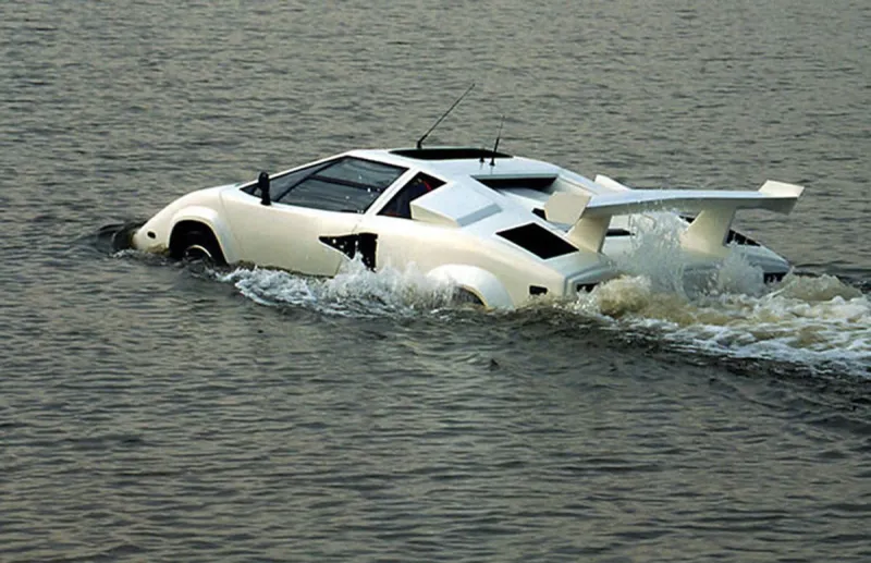  أشهر السيارات البرمائية في العالم..إحداها من إنتاج لامبورجيني (فيديو)