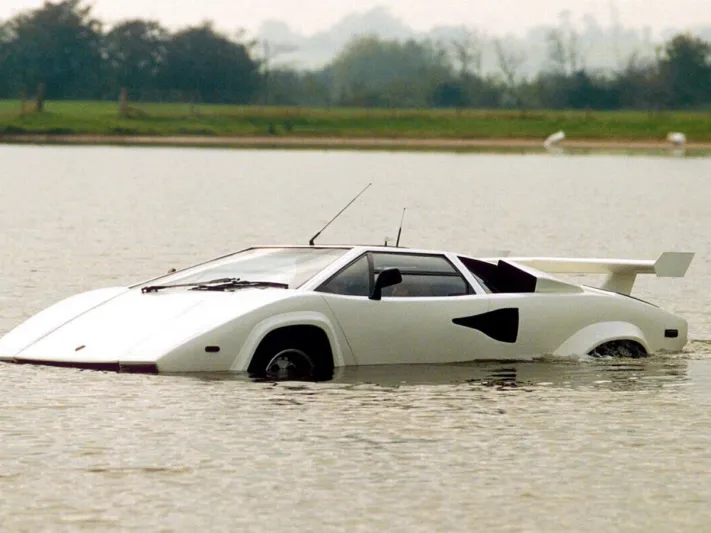  أشهر السيارات البرمائية في العالم..إحداها من إنتاج لامبورجيني (فيديو)