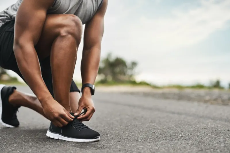 موديلات أحذية رجالية رياضية .. هكذا تكتمل أناقتك