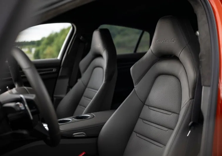 سيارة بورش باناميرا Turbo S لعام 2021