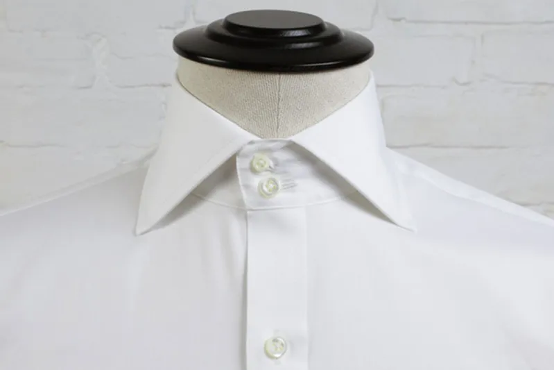 القميص وأناقة السهل الممتنع: هكذا تتألق في كل الأوقات