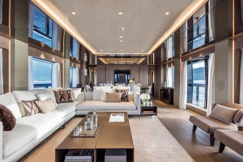 يخت الفخامة الفائقة «Custom Line 106» من «Ferretti Group»