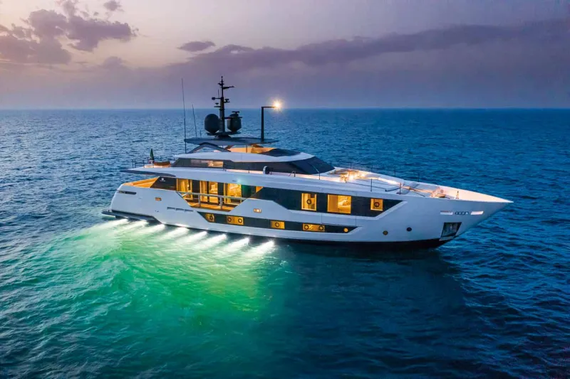 يخت الفخامة الفائقة «Custom Line 106» من «Ferretti Group»