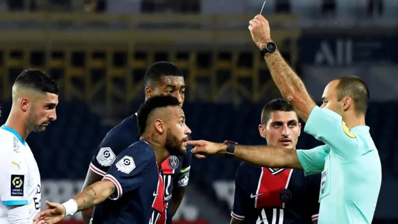  تصريح صادم لنيمار عقب طرده من كلاسيكو فرنسا(فيديو)