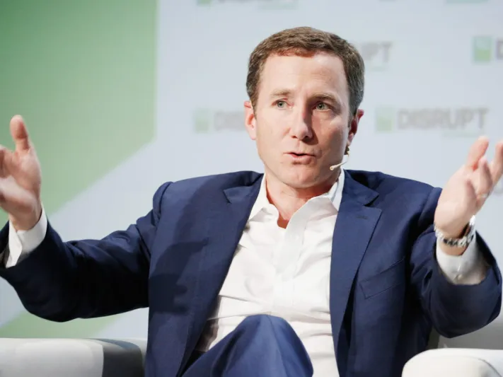 من مليونير إلى ملياردير.. والسر كورونا والرياضة المنزلية