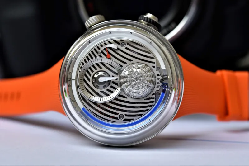 تقنية إضاءة مذهلة للإصدارات الجديدة من ساعات HYT المبتكرة