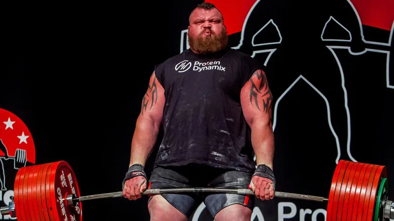 وحش رفع الأثقال يخسر 38 كيلوجراما في شهرين من أجل "صراع الجبابرة"