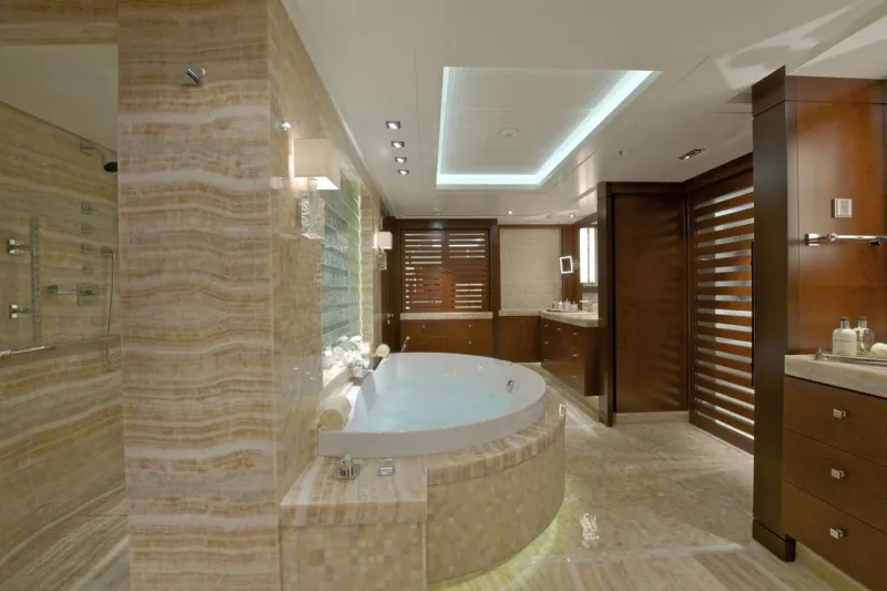 "Solemates" سوبر يخت فاخر من "Heesen" الهولندية