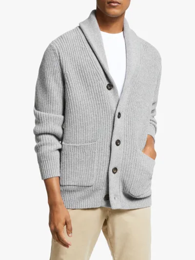 ملابس شباب كلاسيك خريفية.. اختر ما يناسب طلتك