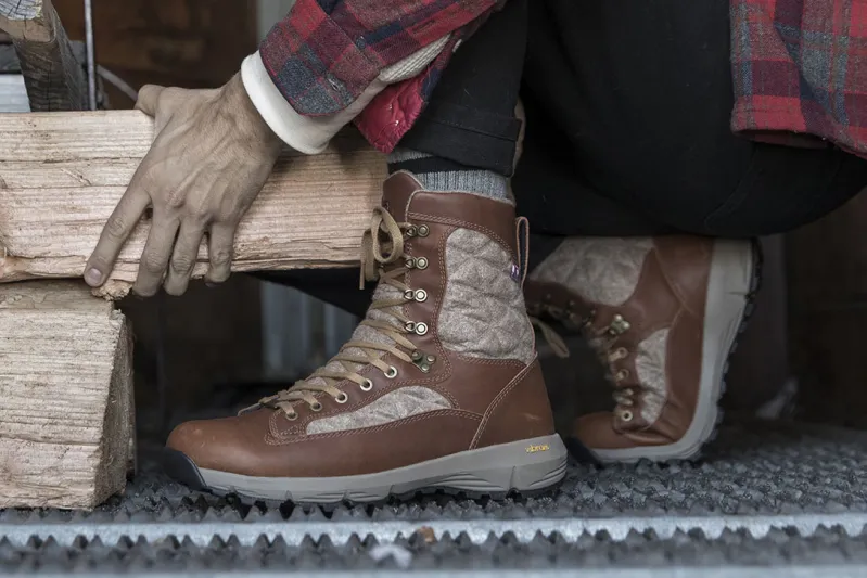 ملابس شباب كلاسيك خريفية.. اختر ما يناسب طلتك