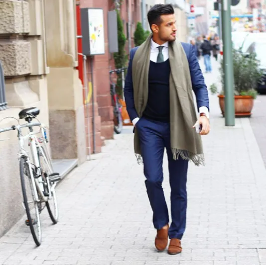 ملابس شباب كلاسيك خريفية.. اختر ما يناسب طلتك