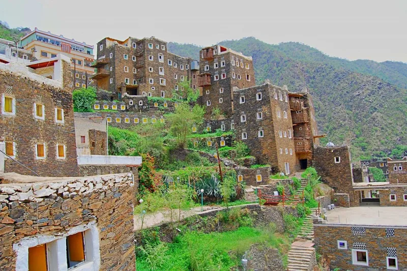 أماكن سياحية في أبها عليك زيارتها.. عروس الجبل في أحسن حلة