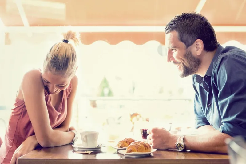 كلمات مدح رقيقة للزوجة تصلح لجميع المناسبات.. تعلم كيف تكسب قلبها