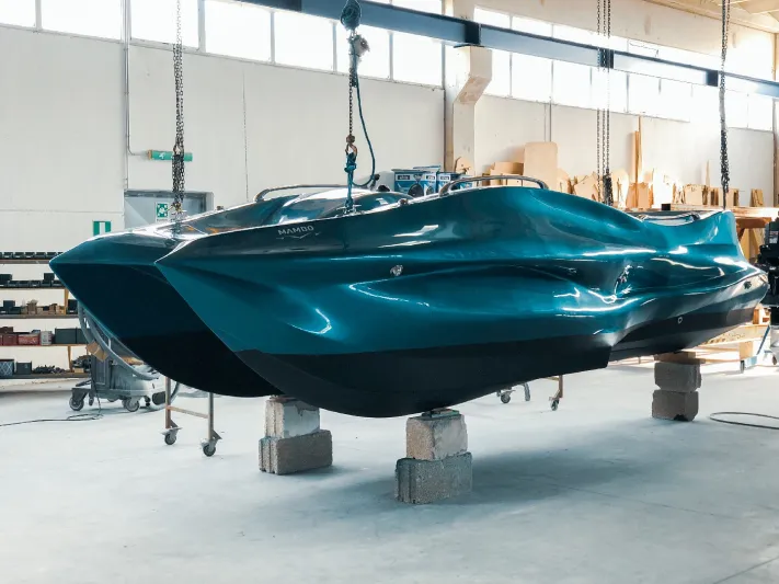 "MAMBO".. أول زورق من الألياف الزجاجية بطباعة ثلاثية الأبعاد في العالم