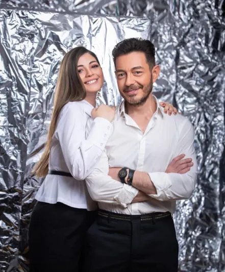 الفنان أحمد زاهر ينفعل على المعجبين بسبب ابنته .. "بلاش تلزيق" (فيديو)