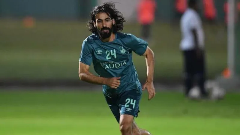 وداعاً حسين عبدالغني.. فدائي الكرة السعودية يعلن اعتزاله على الهواء مباشرة (فيديو)