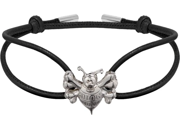 أناقتك تبدأ من معصمك.. أفخم ماركات الأساور الرجالية 2021