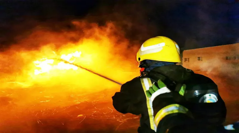 ما مساحة حريق تنومة بالمملكة؟ (فيديو)