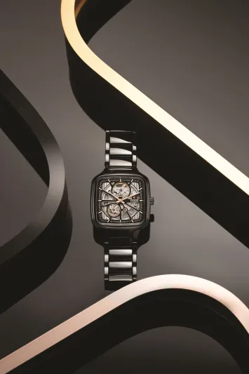 ساعة True Square Open Heart الأقرب إلى قلبك