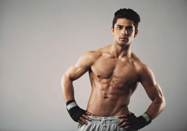 صفات الرجل الذي تعشقه النساء.. هكذا تمتلك قلوبهن