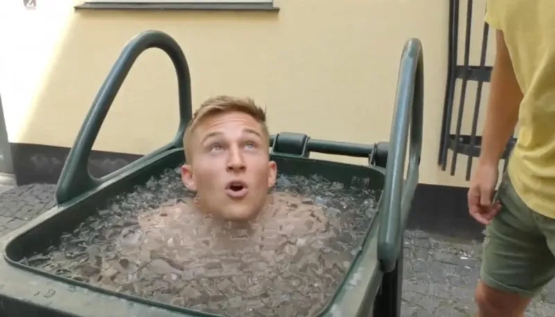 لماذا يستخدم لاعبو كرة القدم حمامات الثلج عقب المباريات؟