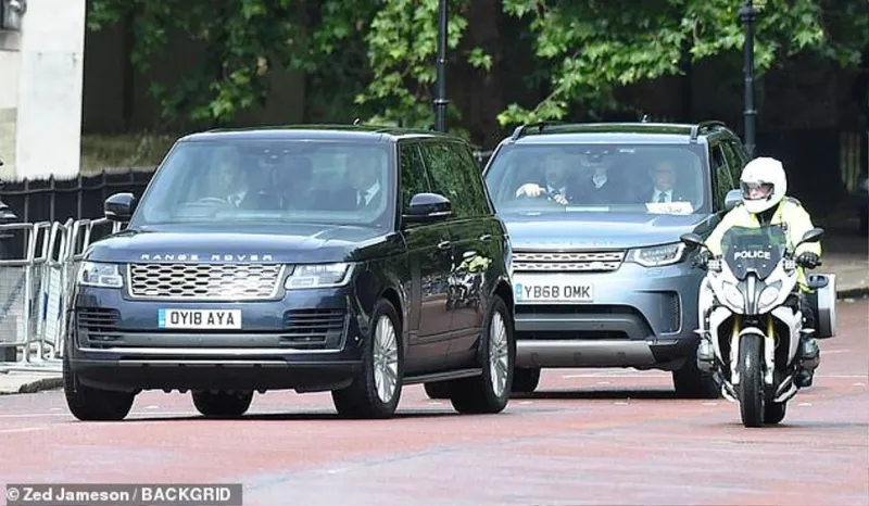 صور| رفاهية وسعادة وعفوية.. لقطات من حياة هاري وميغان عقب تخليهما عن الحياة الملكية