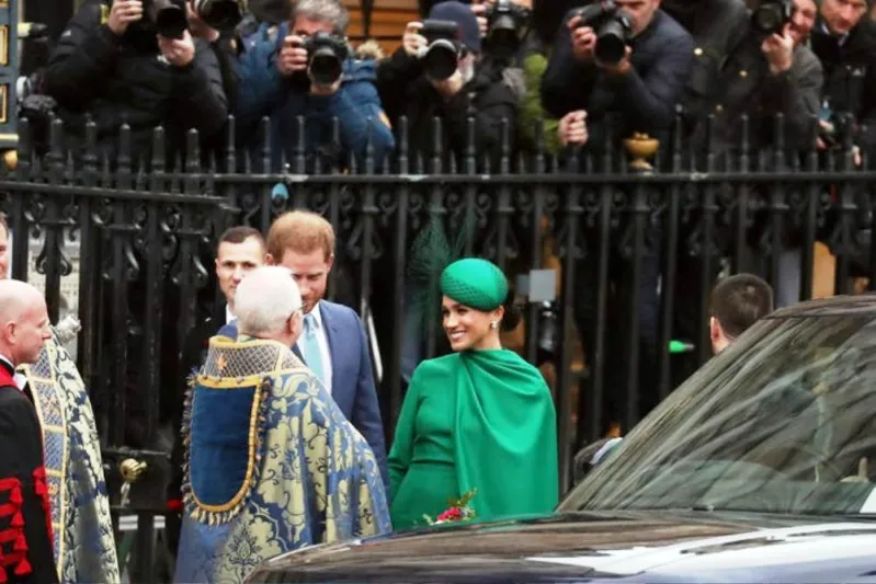 صور| رفاهية وسعادة وعفوية.. لقطات من حياة هاري وميغان عقب تخليهما عن الحياة الملكية