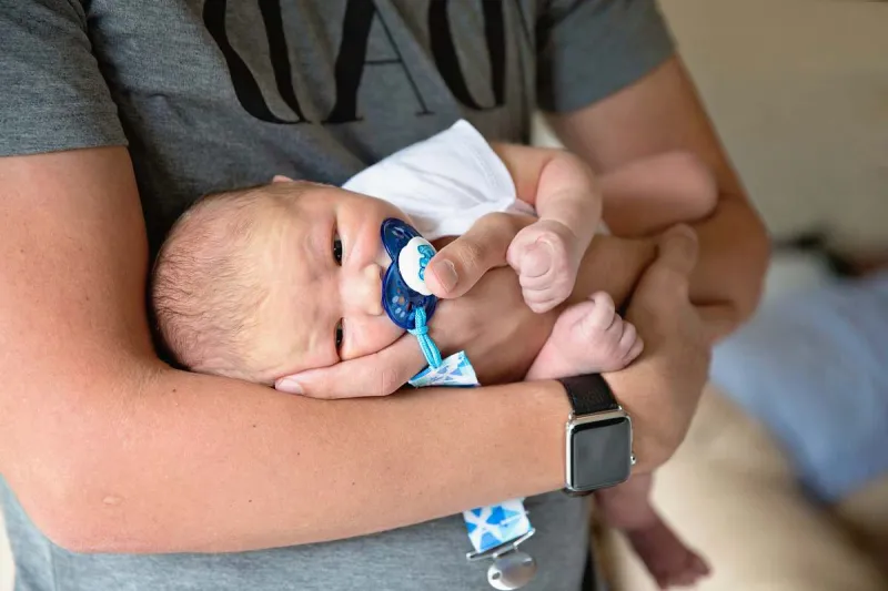 تمنحك شعورا بالراحة والهدوء.. ما السر وراء الرائحة المميزة للأطفال حديثي الولادة؟