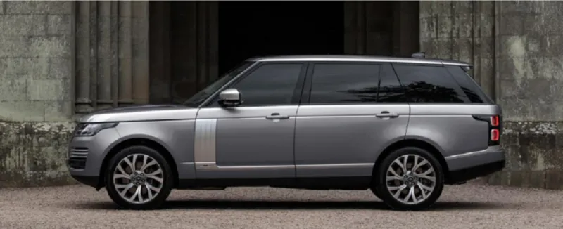 إضافة محرك سداسي الأسطوانات المستقيمة والقوة الهجينة الخفيفة الفعالة إلى سيارة رينج روڨر