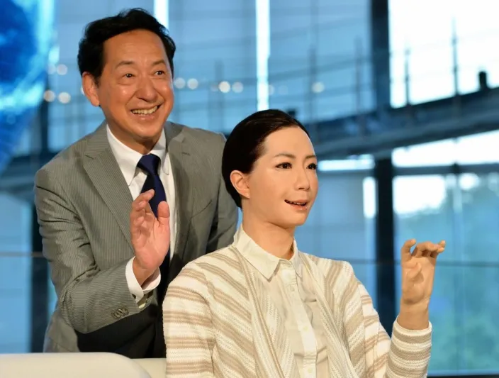 لماذا نخشى الروبوتات الشبيهة بالبشر ونفضل الآلية منها؟