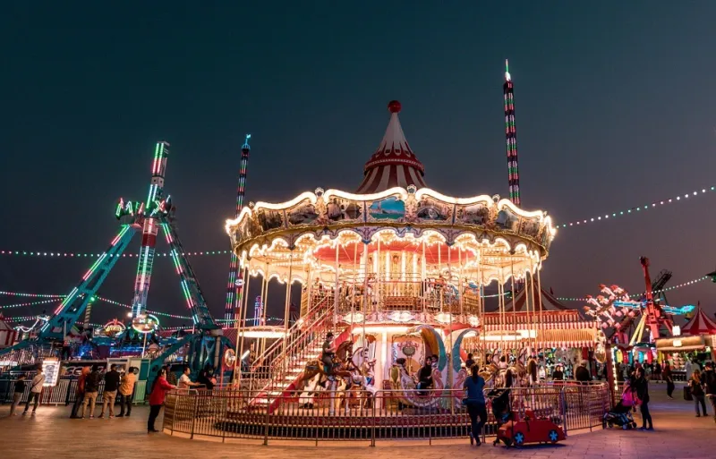 دليل الإجازات والعطلات الرسمية في الإمارات لعام 2021