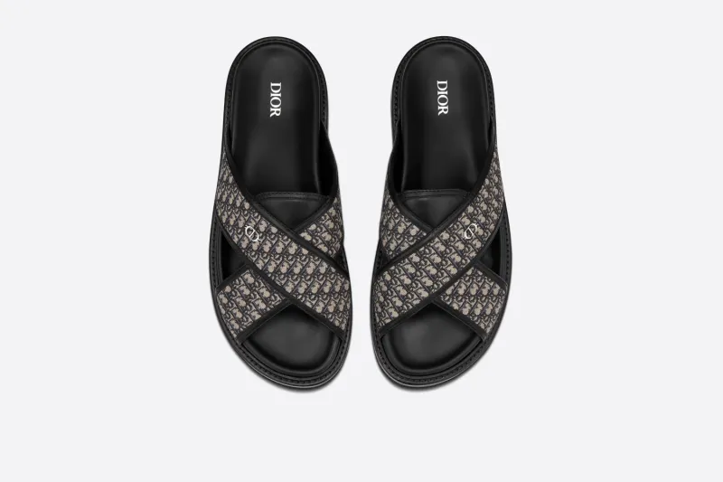 تعرف على أفخم موديلات السليبر الرجالي في 2021.. لأناقة تبدأ من القدمين