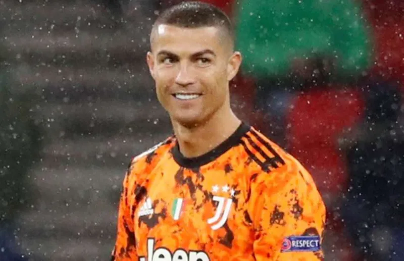 ليفاندوفسكي يتفوق على رونالدو.. أفضل هدافي الدوريات الخمسة الكبرى