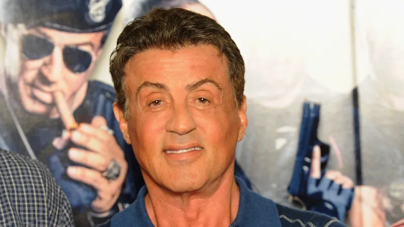 ظهرت في أشهر أعماله.. سيلفستر ستالون يعرض أفخم ساعاته للبيع (صور)