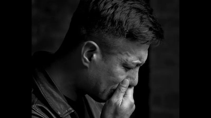 لماذا نبكي بدون سبب واضح؟