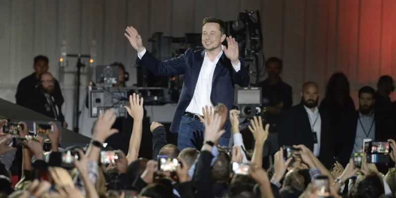 كم يتقاضى موظفو تيسلا؟