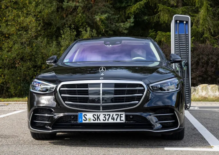 مرسيدس بنز تكشف عن "S-Class" لعام 2021 مع نسخة هجينة بقوة 500 حصان