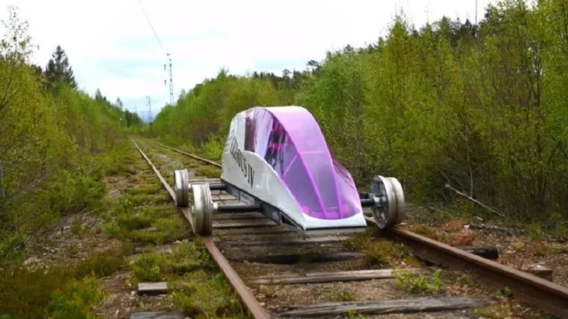 هذه السيارة بإمكانها قطع نصف العالم بـ"لتر واحد من الوقود"! (فيديو)