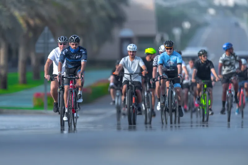 صور| ولي عهد دبي يشارك في جولة بالدراجة الهوائية