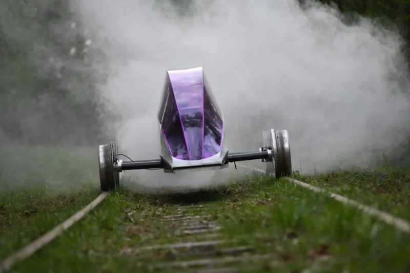 هذه السيارة بإمكانها قطع نصف العالم بـ"لتر واحد من الوقود"! (فيديو)