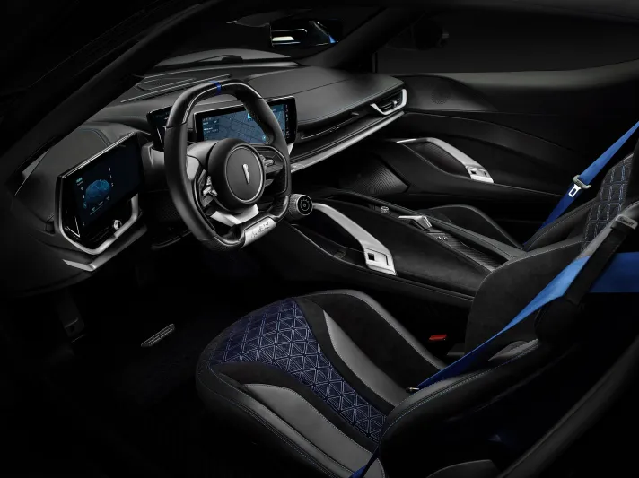 إطلاق أول سيارة هجينة بها إمكانيات الاتصال عبر الإنترنت في جميع أنحاء العالم (صور)