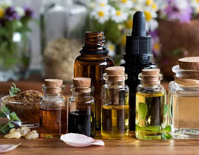 أفضل زيت لتنعيم الشعر.. ونصائح للحصول على شعر ناعم