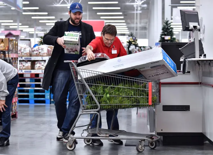 الجمعة البيضاء فرص ذهبية أم خدعة صدقها الجميع.. دراسة تكشف الأمر 