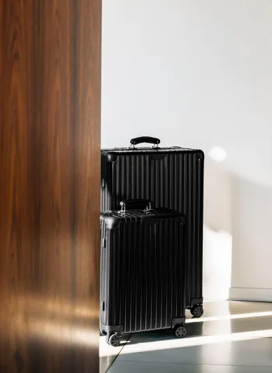  حملة RIMOWA الجديدة لموسم الأعياد بعنوان "هدايا للرحلة المقبلة" تحتفي بعلاقاتنا الوطيدة