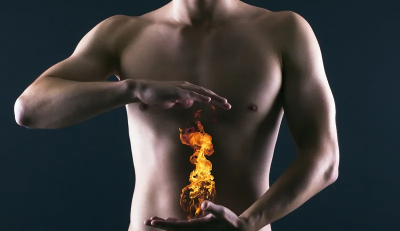 ما علاقة ارتداء الملابس الفضفاضة بالتخلص من الحموضة؟