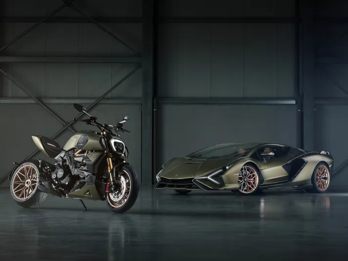  Ducati Diavel 1260 Lamborghini.. دراجات نارية مستوحاة من السيارات الرياضية