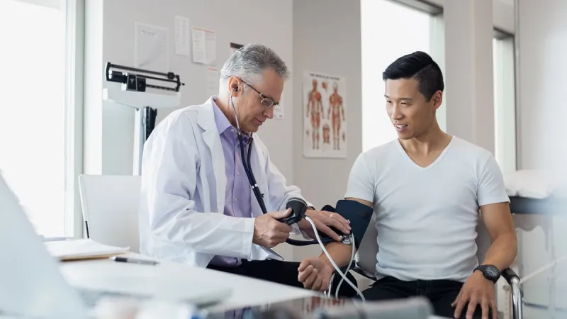 حفاظا على صحتك .. أهم 8 فحوصات دورية للرجل