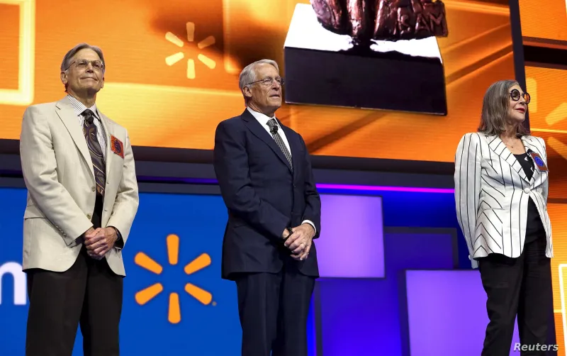 عائلة «والتون» تتربع على القمة.. أغنى 10 عائلات بالعالم