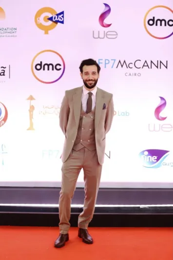 كلاسيكية بلمسات شبابية.. شاهد إطلالات نجوم مهرجان القاهرة السينمائي